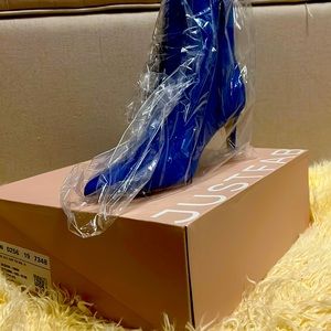 NWT Blue suede ankle boots